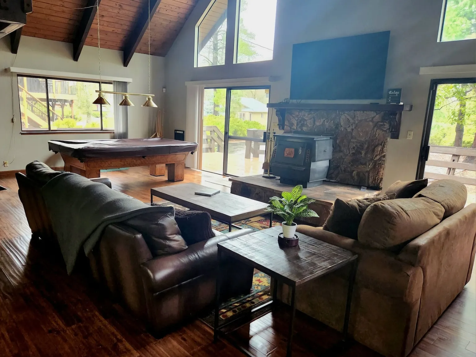 4 bed, 2.5 bath, 2386 sqft, $2,400 — Photo 3