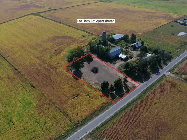 5504 N 1st St, Saint Elmo, IL 62458
