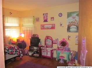 43 Noel St, Staten Island, NY 10312