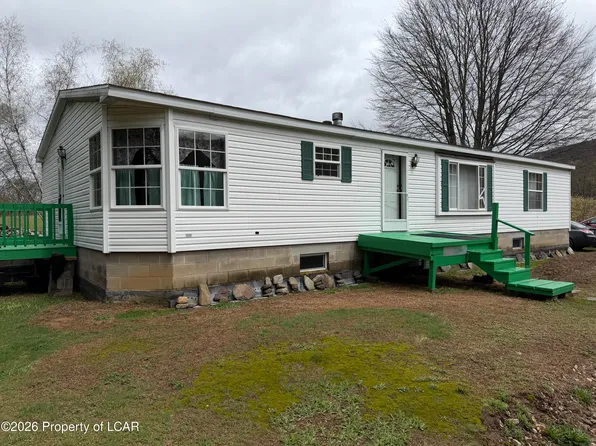 61 E Hollow Rd, Nescopeck, PA 18635