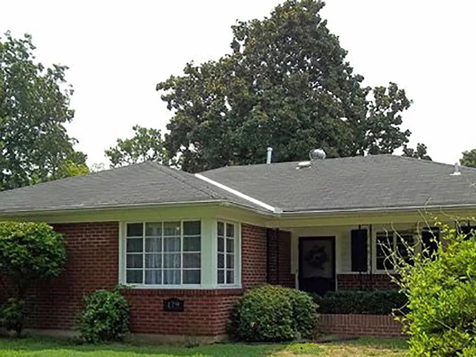 179 Richard Ave