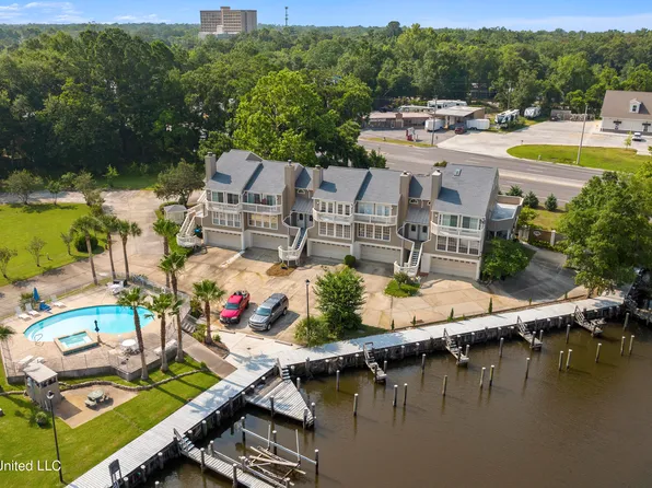 717 Bienville Blvd APT B3, Ocean Springs, MS 39564