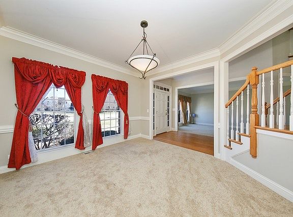 5th image of 716 Megan Ct