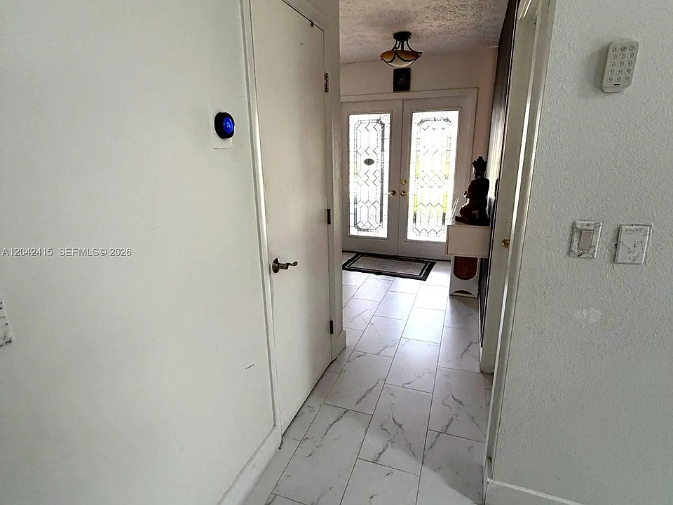 209 SW 42nd St