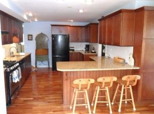 12 Laurel Wood Dr, Lawrence Township, NJ 08648