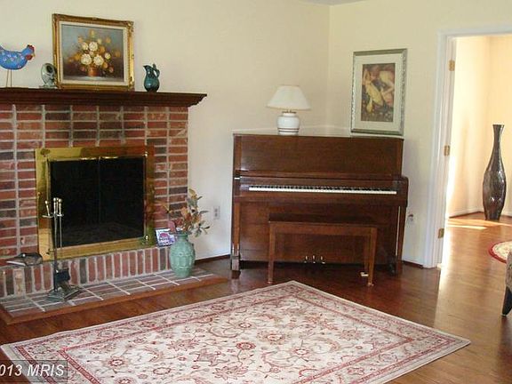 4th image of 12111 Metcalf Cir
