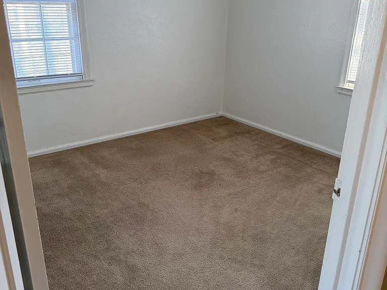3022 Letchworth Pkwy — Photo 9