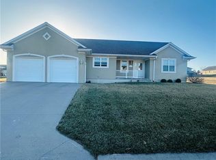 1818 Walton Bnd, Maryville, MO 64468
