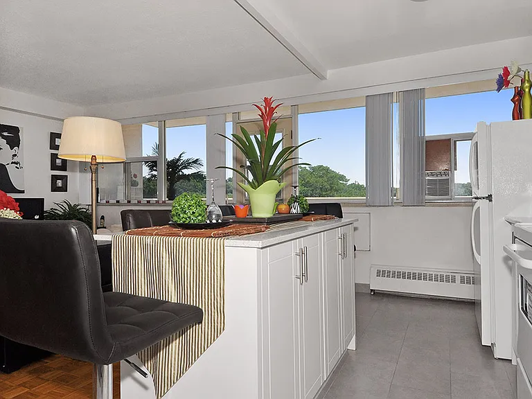 1294 Islington Ave #401 — Photo 3