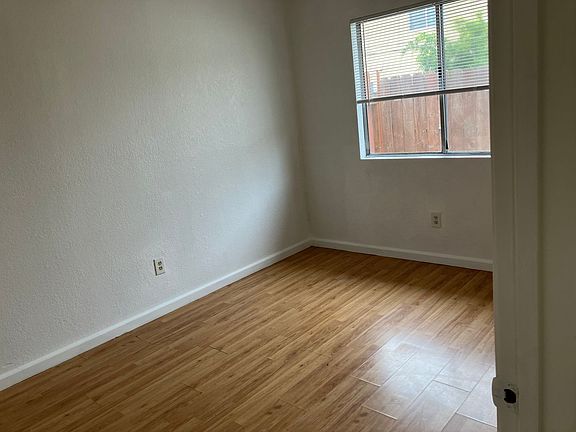 4th image of 926 W 13th St