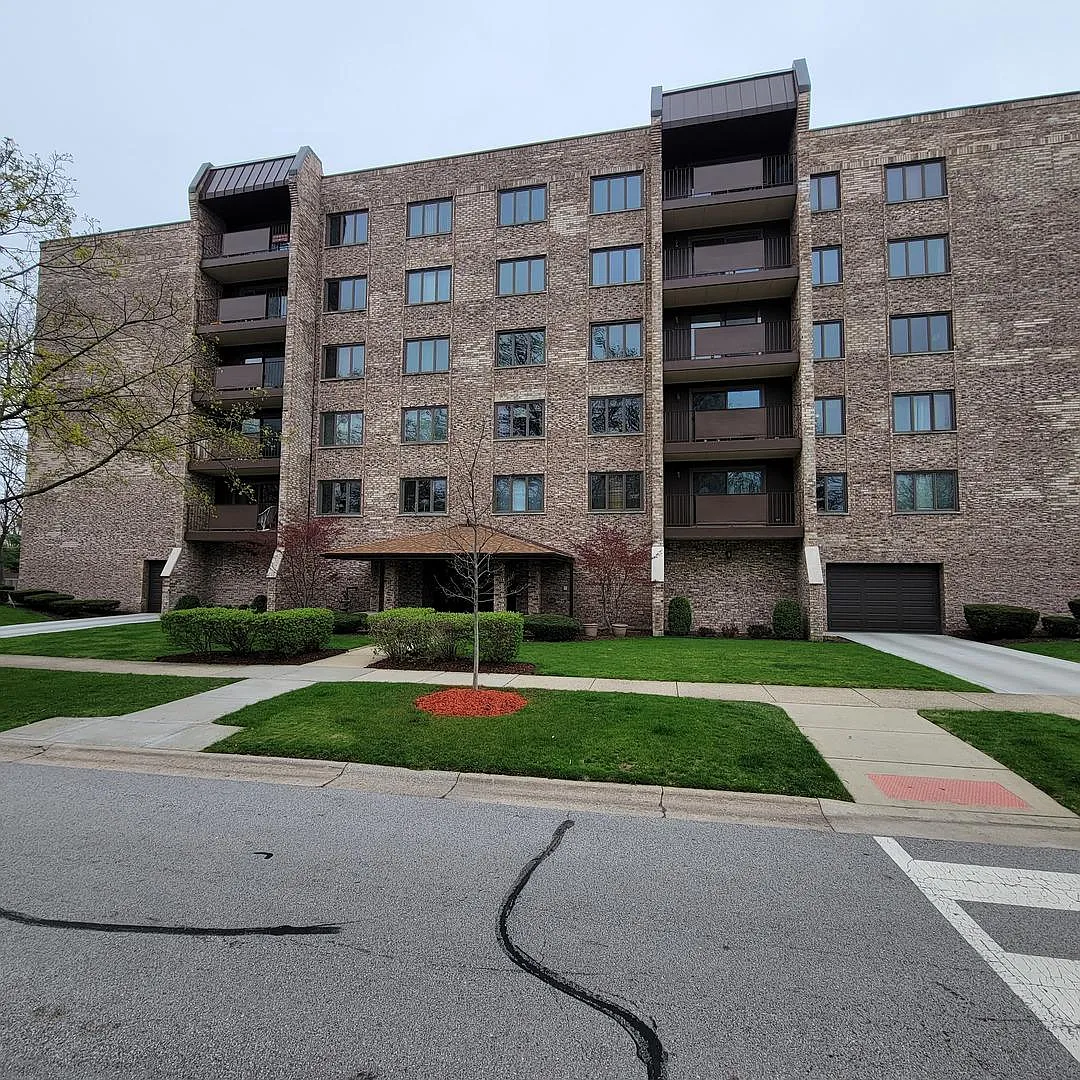 1595 Ashland Ave APT 201 photo 1