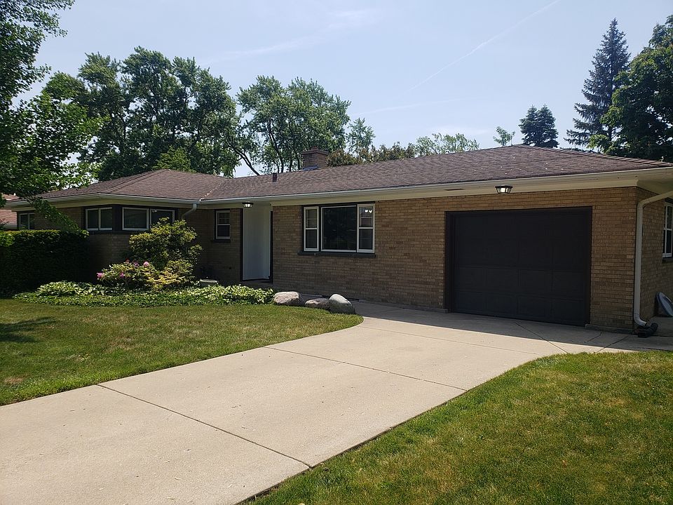 1st image of 2301 8th Pkwy