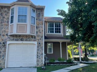 11 Kettlebrook Dr, Mount Laurel, NJ 08054