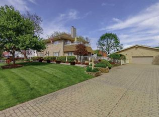 18233 Martin Ave, Homewood, IL 60430