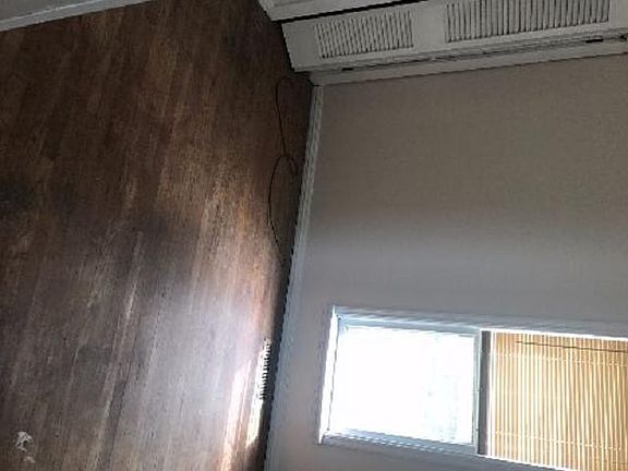 4th image of 42 Park St