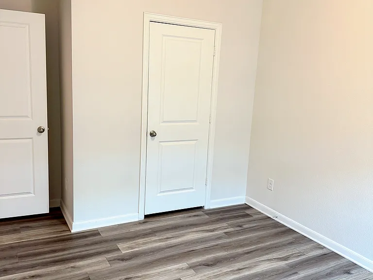 2075 Hartley Dr — Photo 15