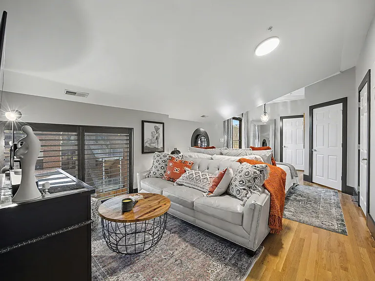 261 S Limestone St #304 — Photo 37