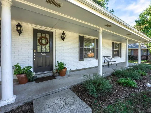 6131 Arbutus Dr, Pensacola, FL 32504