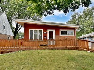 1758 Locust St, Des Plaines, IL 60018
