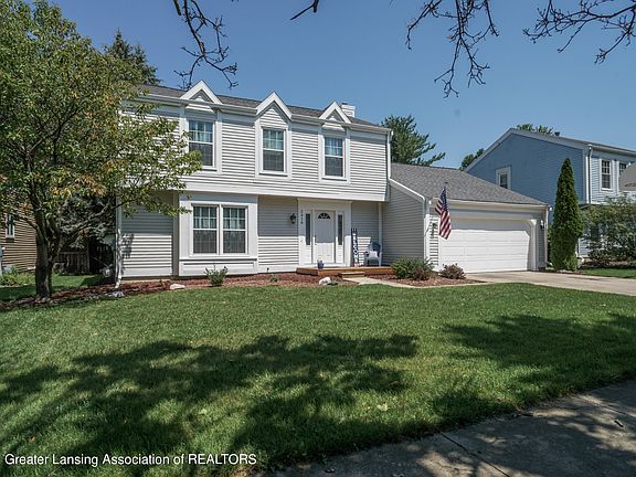 2nd image of 2418 Seville Dr