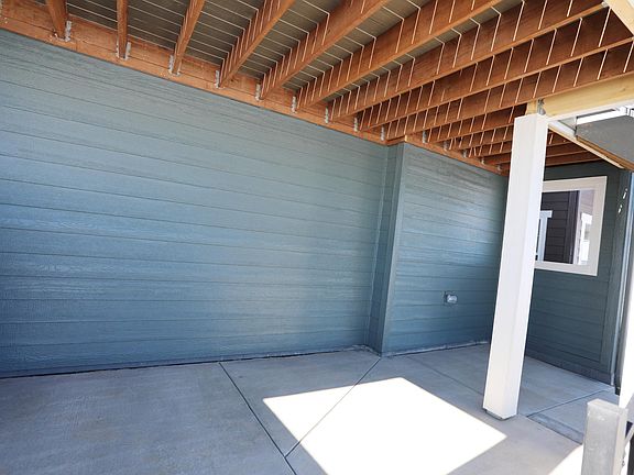Lower covered patio
