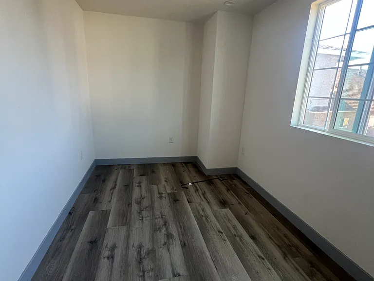 1321 W 24th St #3 — Photo 6