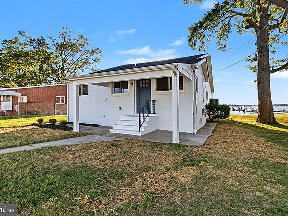 2nd image of 826 Cold Spring Rd