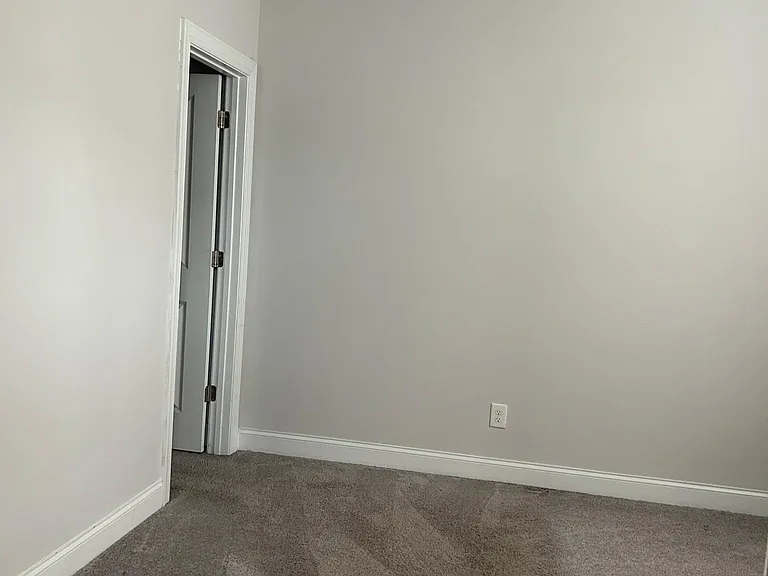 123 Vivian Ln — Photo 36