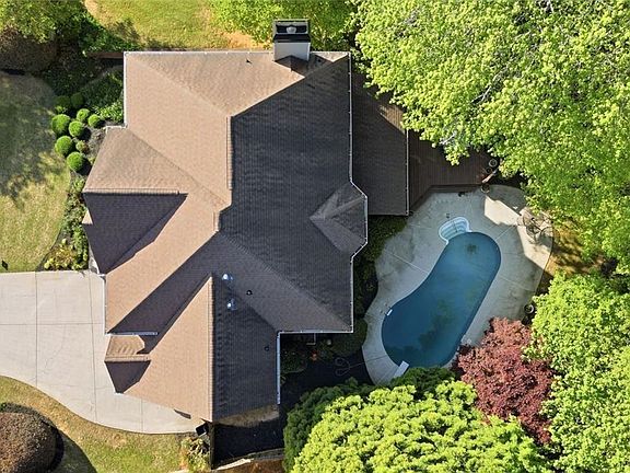 3rd image of 1380 Benbrooke Ln NW