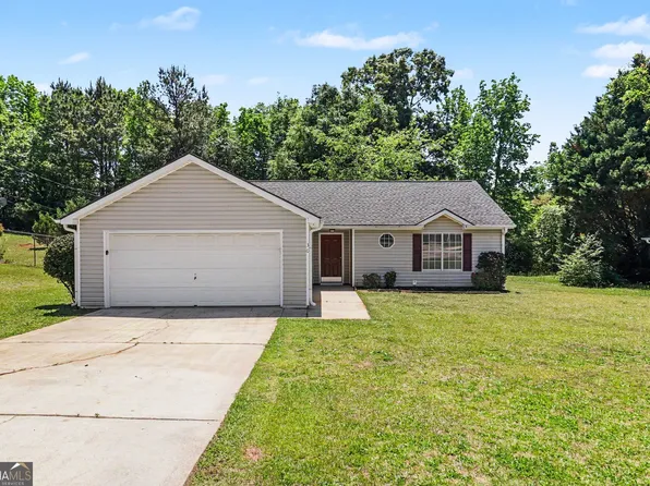30 Canterbury Dr, Grantville, GA 30220