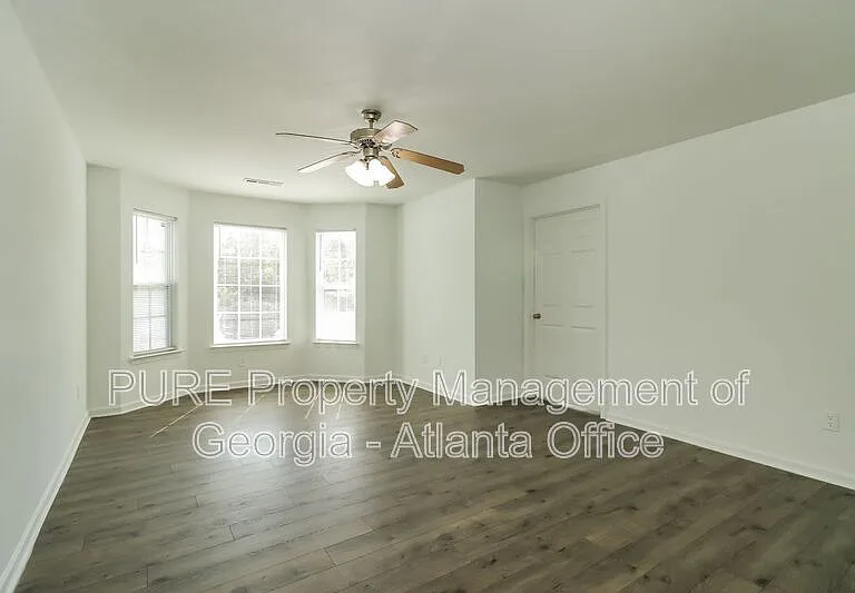 1702 Stonehaven Cir — Photo 8