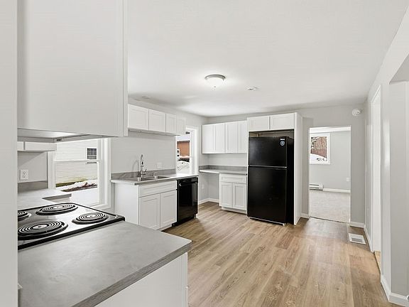 4th image of 609 Seneca St