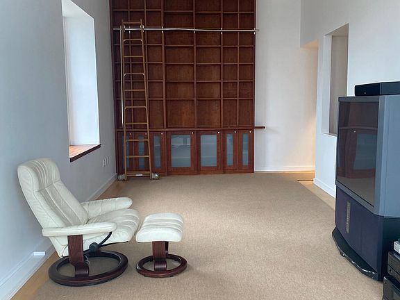 4th image of 30 Monument Sq APT 404