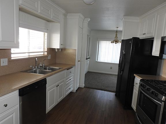2nd image of 925 Whitecliff Way
