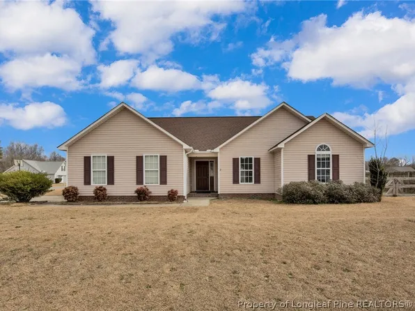 160 Moorea Dr, Raeford, NC 28376