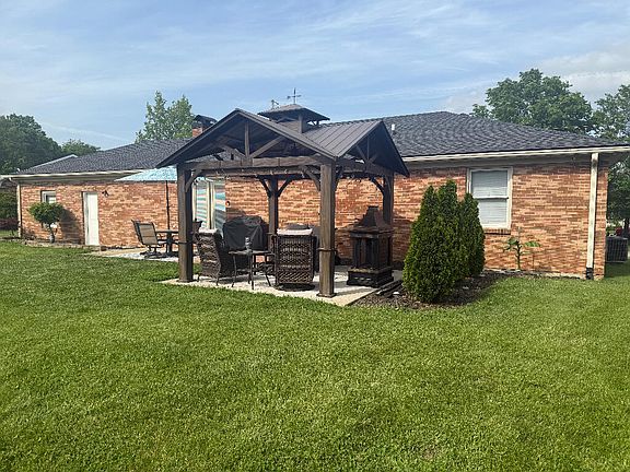 3rd image of 298 Saratoga Cir