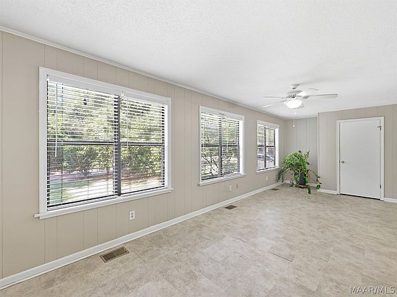 3rd image of 3209 Audubon Rd