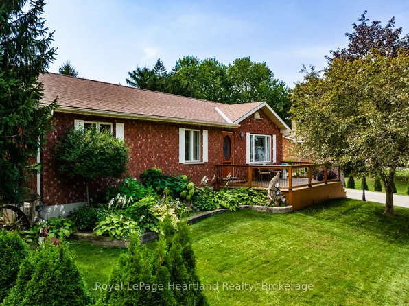 30 North St, Huron East, ON N0K 1G0