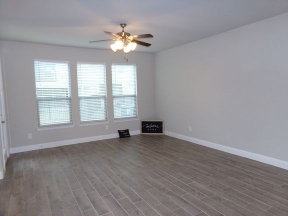 2nd image of 1748 Redding St
