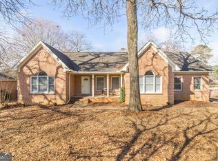 108 Covey Run Dr, Warner Robins, GA 31088
