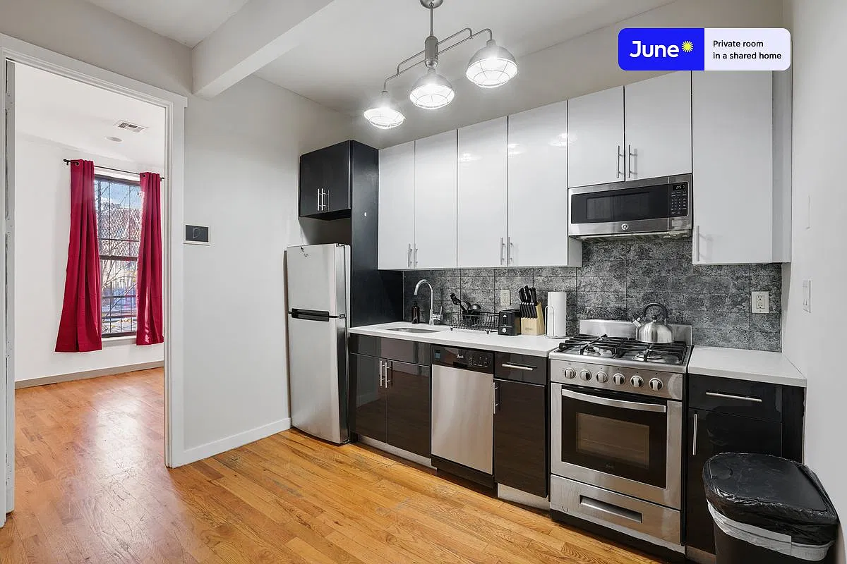 Full bedroom in 4 bed/1.5 bath home in Bedford-Stuyvesant #867 C — Photo 3
