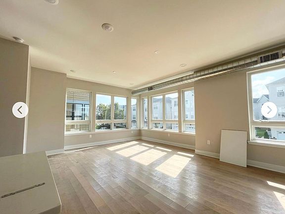 5th image of 3206 Capri Ct #204C