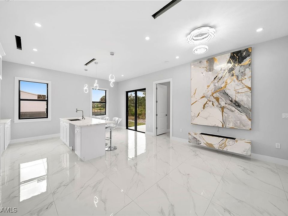 1st image of 764 Downer Ave S