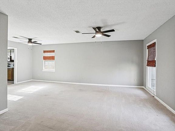 3rd image of 3939 Bayou Oaks Dr