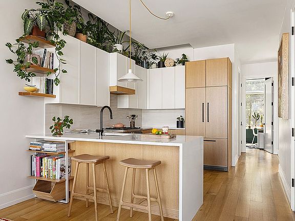 2nd image of 334 21st St #4B