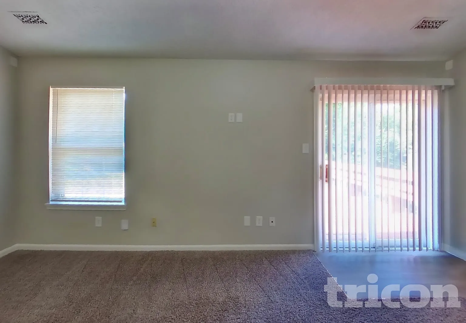 2607 Cooper Pointe Circle Indianapolis IN — Photo 2