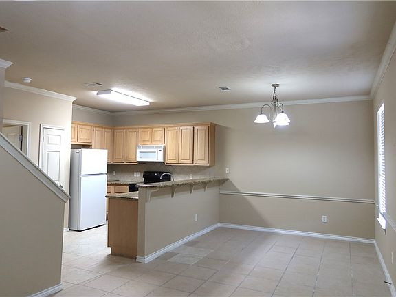 4th image of 435 Forest Dr