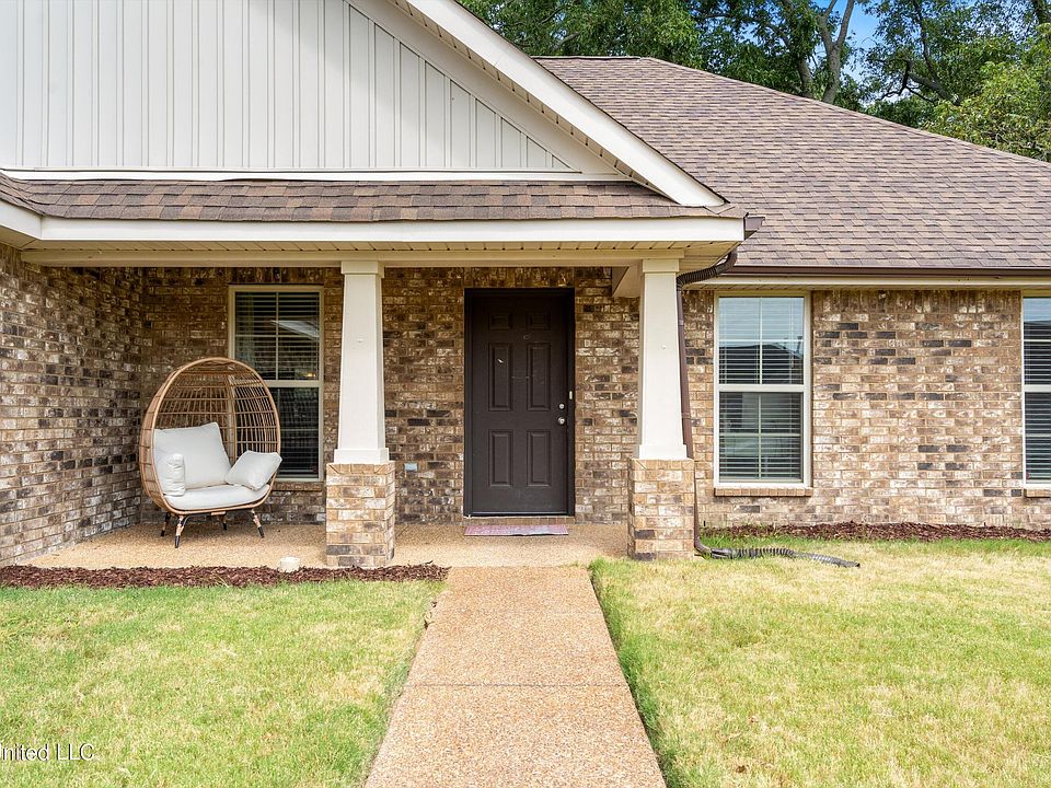 1st image of 8856 Courtly Cir N