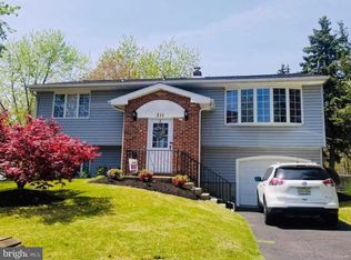 311 Meadowcroft Rd, West Deptford, NJ 08096