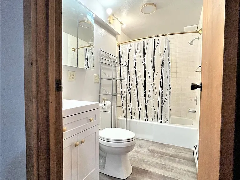 524 S 5th St E #B — Photo 11
